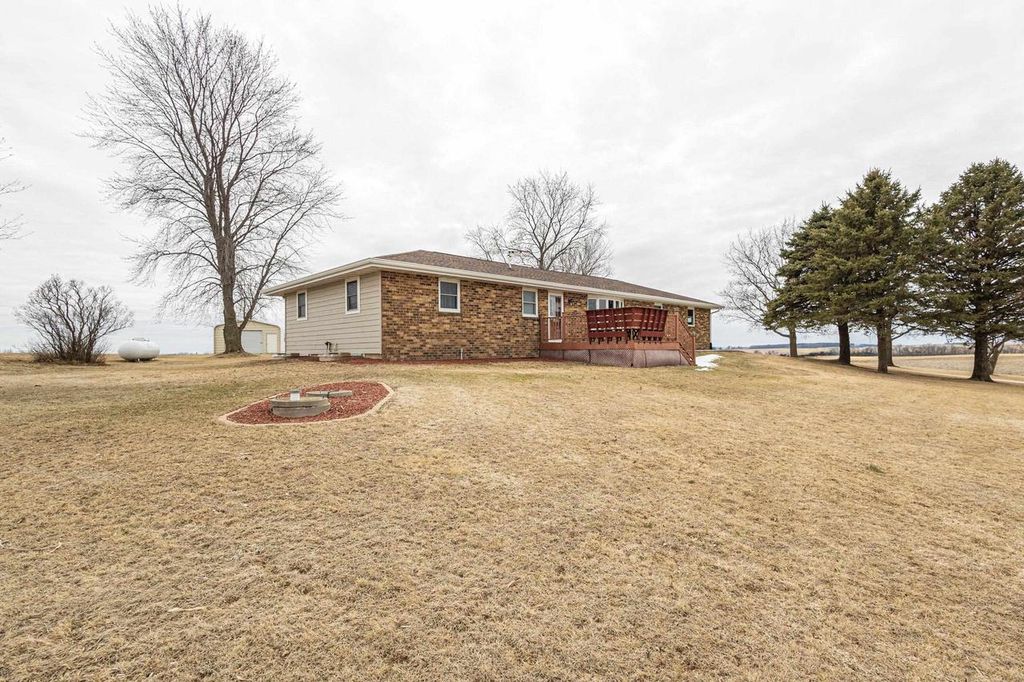 1021 Fish Lane Lane, Hazel Green, WI 53811