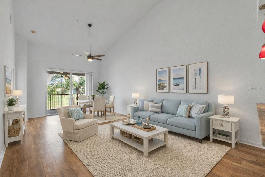 Image 2 of property listing at 819 FAIRWAYCOVE LANE 203, Bradenton, FL 34212