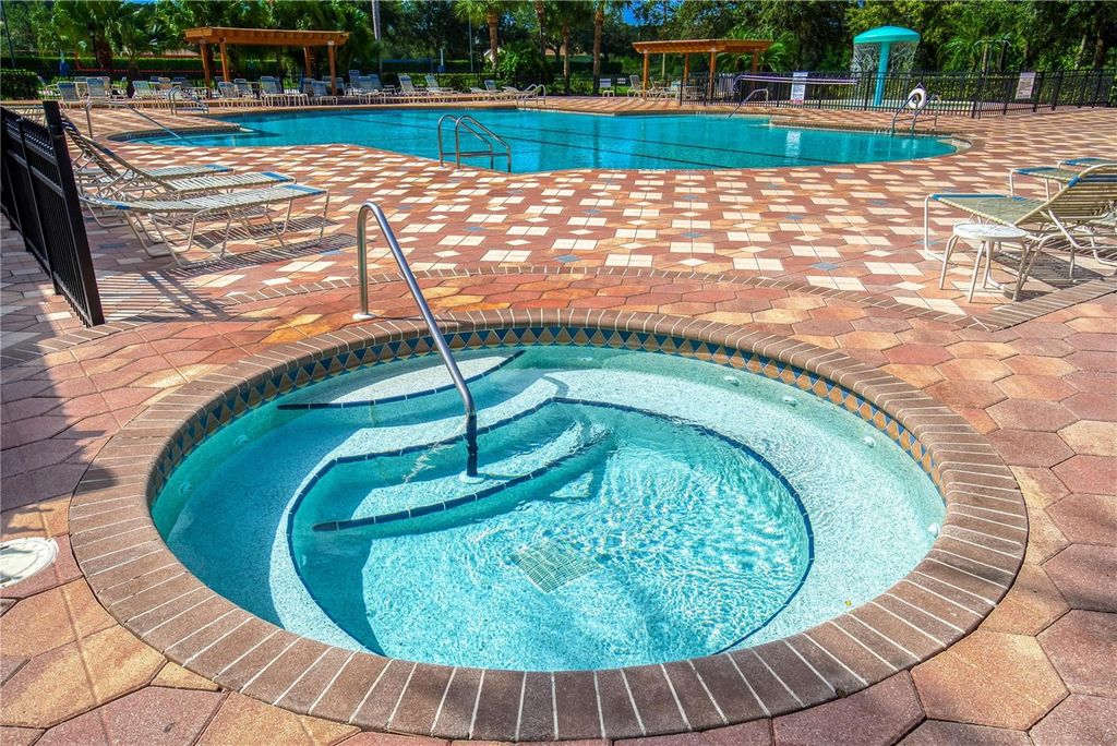 Image 14 of property listing at 819 FAIRWAYCOVE LANE 203, Bradenton, FL 34212