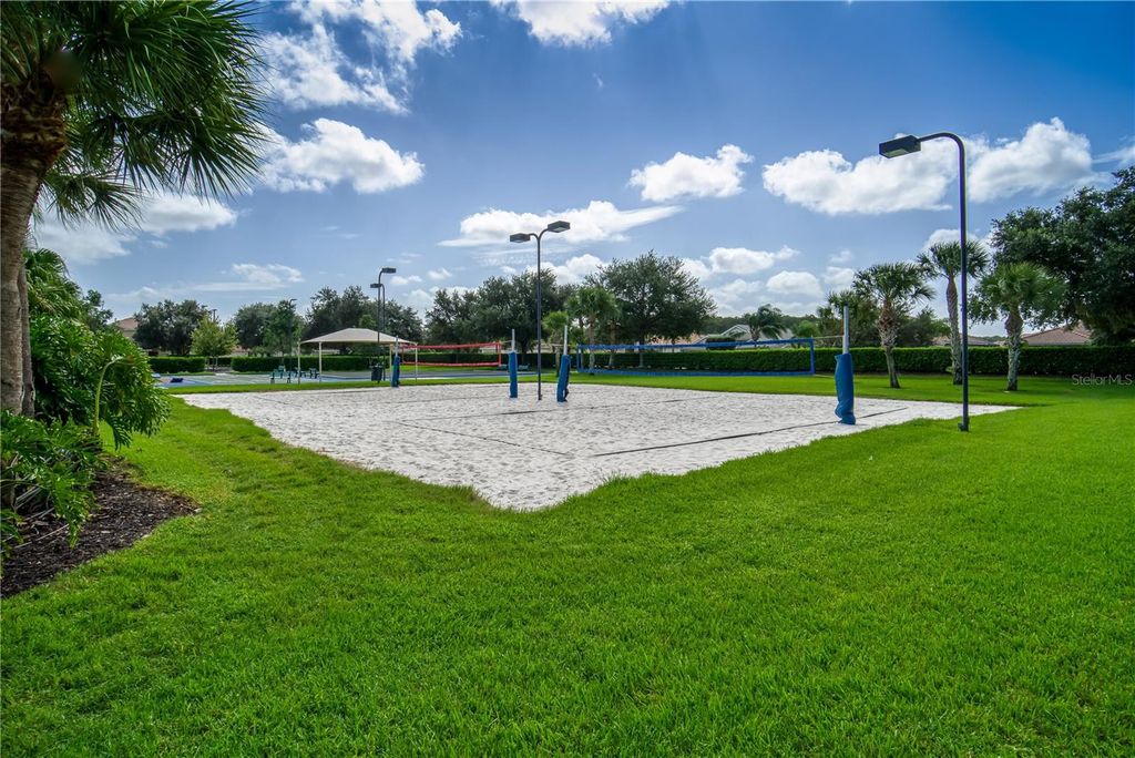 Image 19 of property listing at 819 FAIRWAYCOVE LANE 203, Bradenton, FL 34212