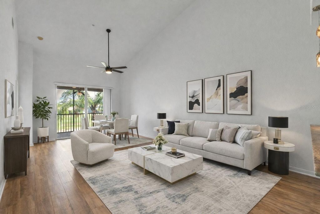 Image 3 of property listing at 819 FAIRWAYCOVE LANE 203, Bradenton, FL 34212