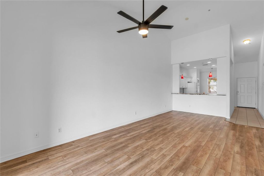 Image 35 of property listing at 819 FAIRWAYCOVE LANE 203, Bradenton, FL 34212