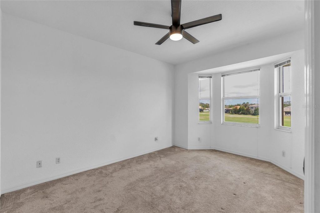 Image 36 of property listing at 819 FAIRWAYCOVE LANE 203, Bradenton, FL 34212