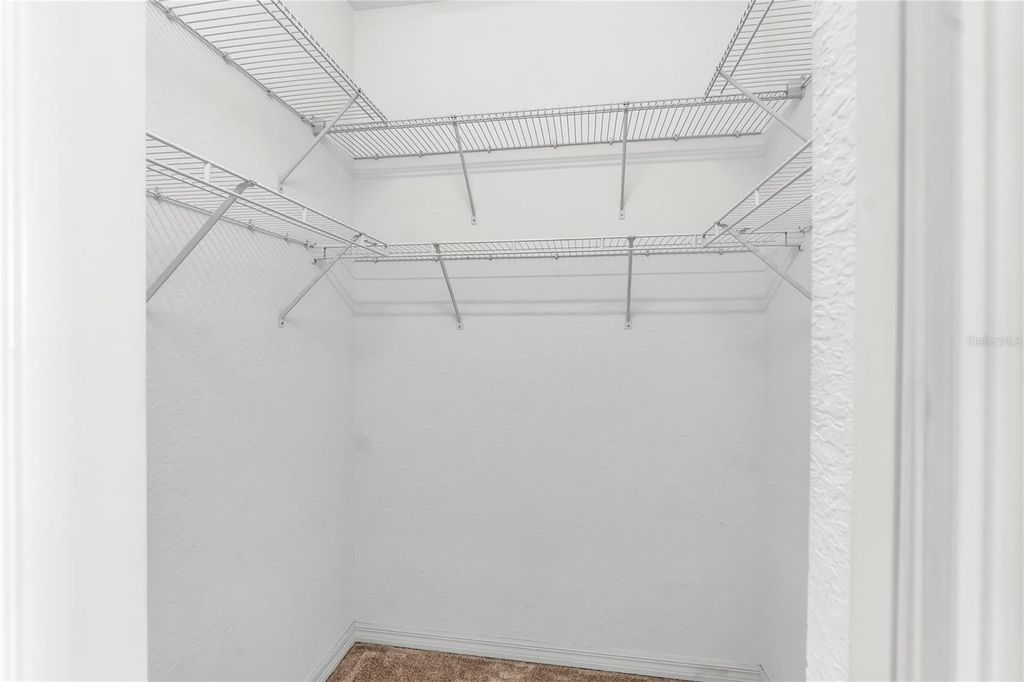 Image 40 of property listing at 819 FAIRWAYCOVE LANE 203, Bradenton, FL 34212