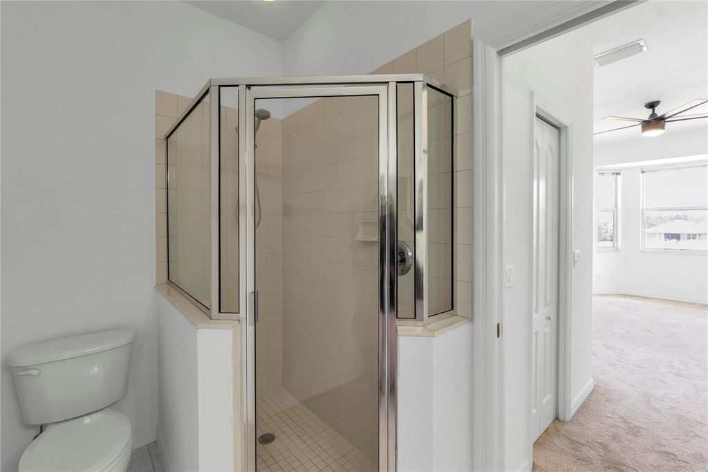 Image 42 of property listing at 819 FAIRWAYCOVE LANE 203, Bradenton, FL 34212