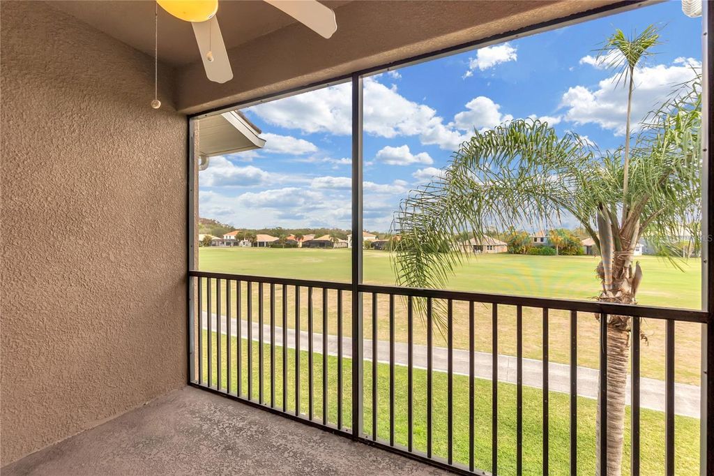 Image 43 of property listing at 819 FAIRWAYCOVE LANE 203, Bradenton, FL 34212