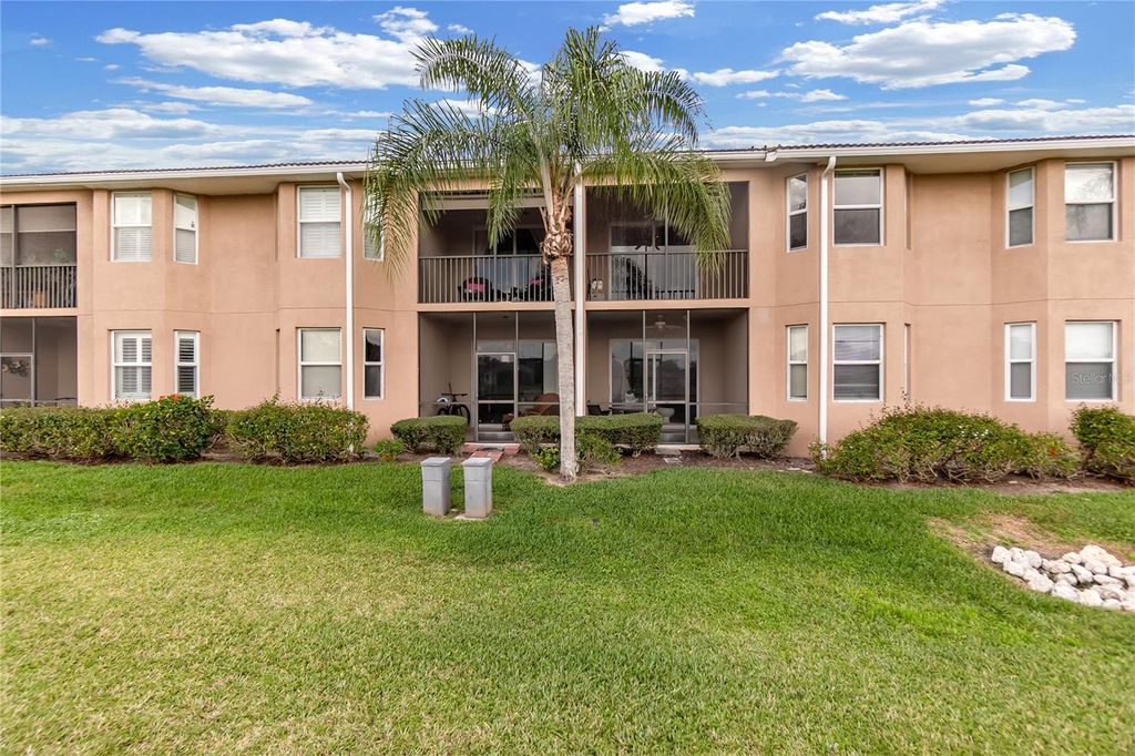 Image 55 of property listing at 819 FAIRWAYCOVE LANE 203, Bradenton, FL 34212
