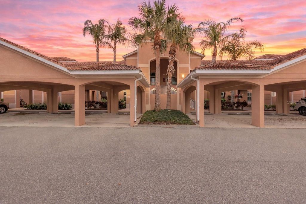 Image 57 of property listing at 819 FAIRWAYCOVE LANE 203, Bradenton, FL 34212