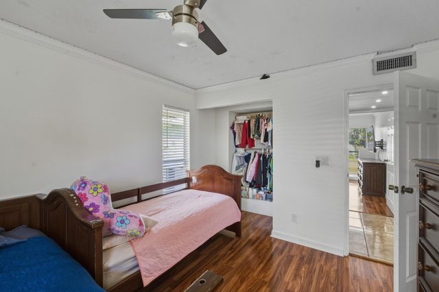 7907 NW 66th Terrace, Tamarac, FL 33321