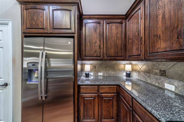 5715 Hummingbird Lane, Fairview, TX 75069
