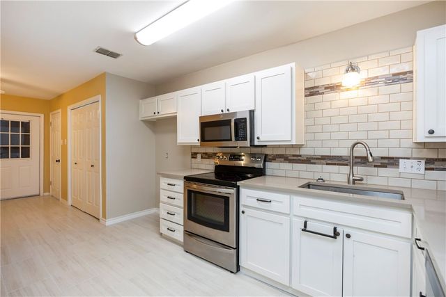 1818 Rodd Field Road D2, Corpus Christi, TX 78412