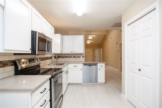 1818 Rodd Field Road D2, Corpus Christi, TX 78412