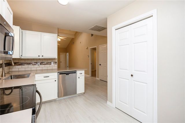 1818 Rodd Field Road D2, Corpus Christi, TX 78412