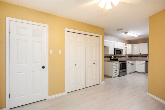 1818 Rodd Field Road D2, Corpus Christi, TX 78412