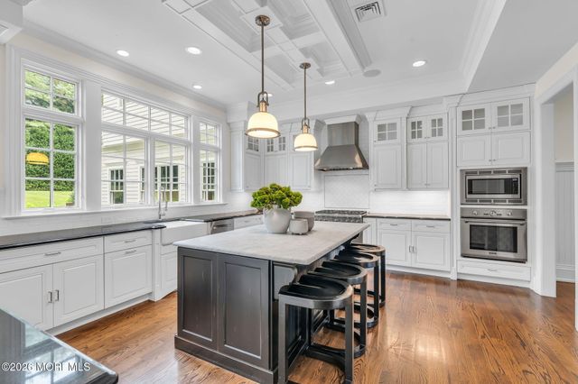 586 Ridge Road, Fair Haven, NJ 07704
