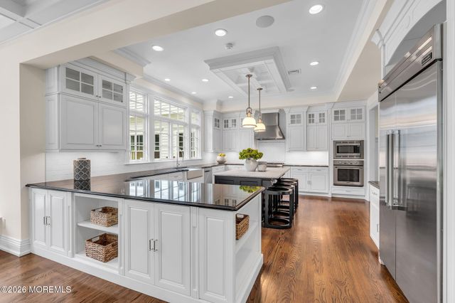 586 Ridge Road, Fair Haven, NJ 07704