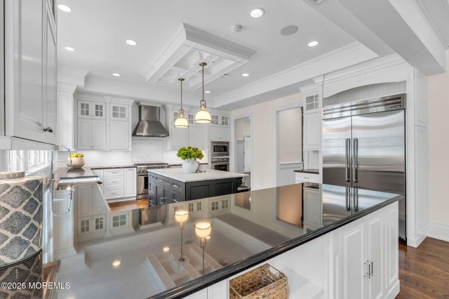 586 Ridge Road, Fair Haven, NJ 07704