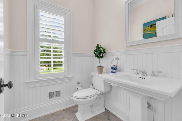 586 Ridge Road, Fair Haven, NJ 07704