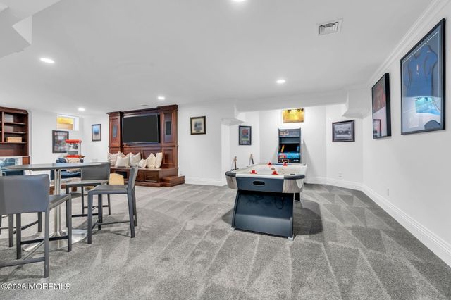 586 Ridge Road, Fair Haven, NJ 07704