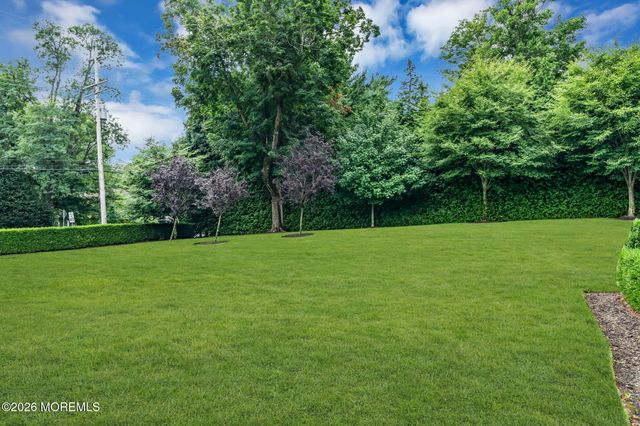 586 Ridge Road, Fair Haven, NJ 07704