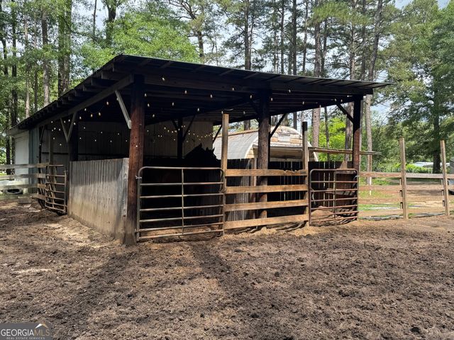 174 Cabero Road, Hawkinsville, GA 31036