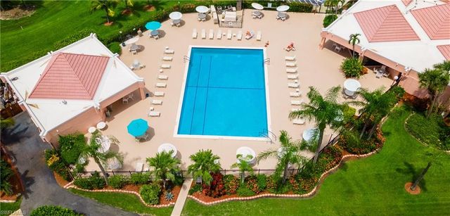 190 Turtle Lake CT # 311, Naples, FL 34105