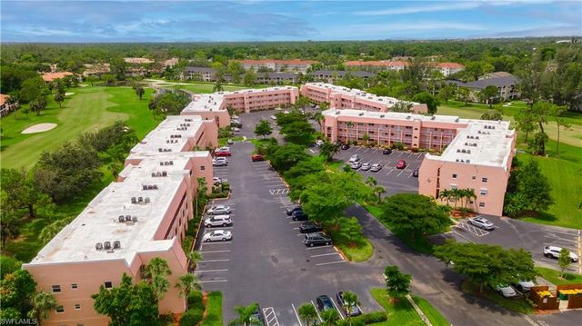 190 Turtle Lake CT # 311, Naples, FL 34105