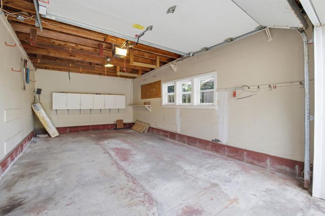 909 Moulton Avenue, North Muskegon City, MI 49445