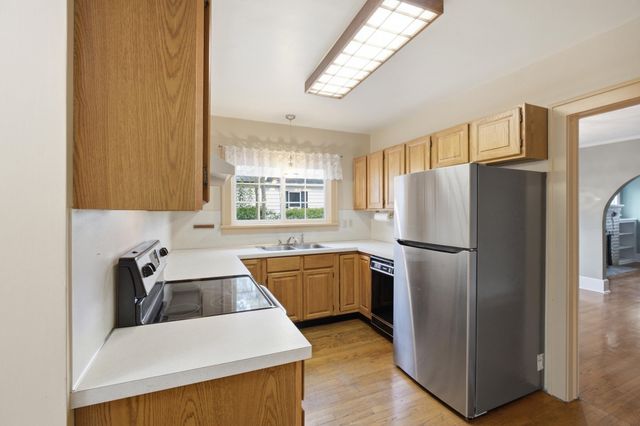 909 Moulton Avenue, North Muskegon City, MI 49445