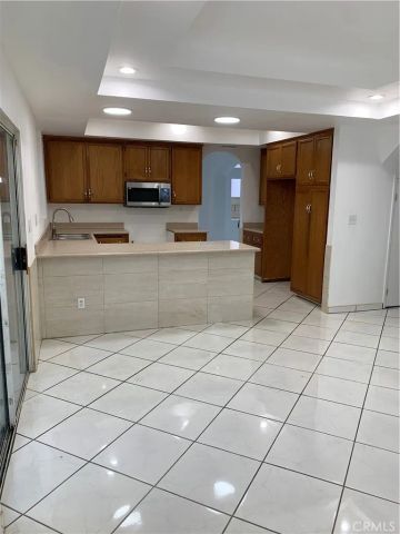 8242 Ventura Canyon Avenue, Panorama City, CA 91402