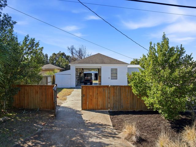 437 W Baldwin Road, Panama City, FL 32405