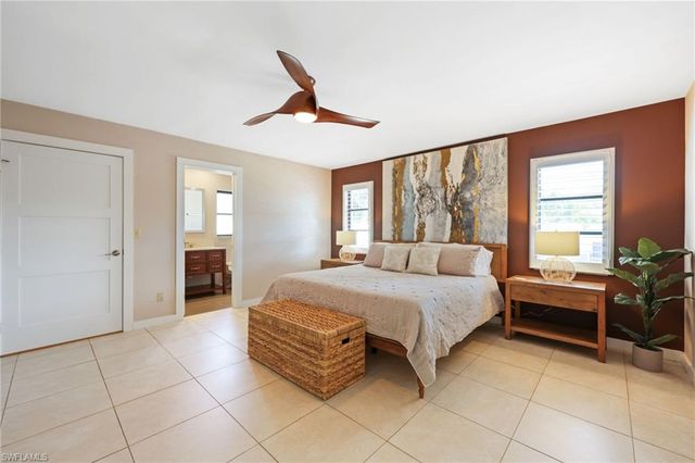 648 96th AVE N, Naples, FL 34108