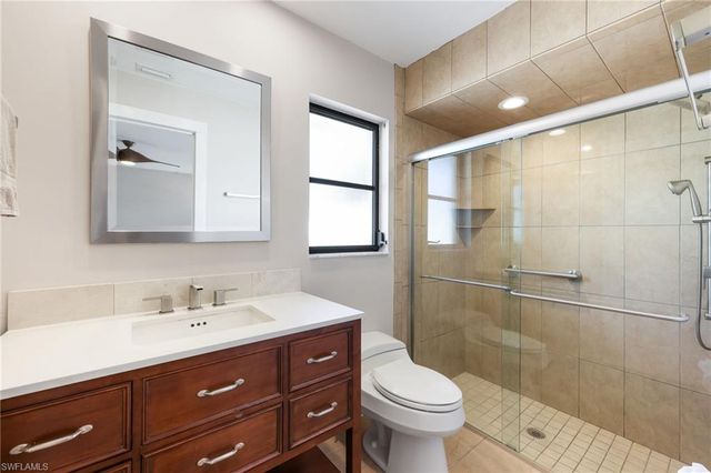 648 96th AVE N, Naples, FL 34108