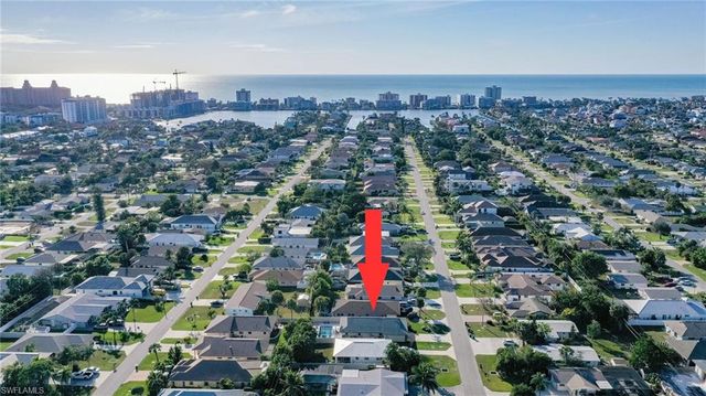 648 96th AVE N, Naples, FL 34108