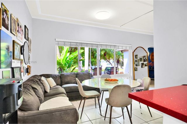 820 W 43rd Ct, Miami Beach, FL 33140