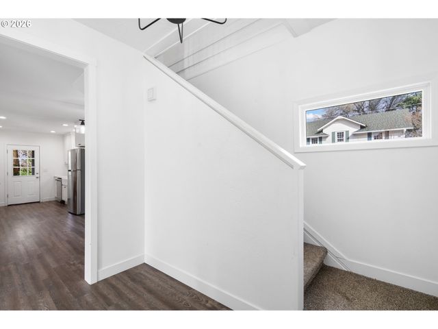 713 N MAIN Ave, Ridgefield, WA 98642