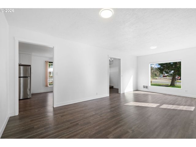 713 N MAIN Ave, Ridgefield, WA 98642