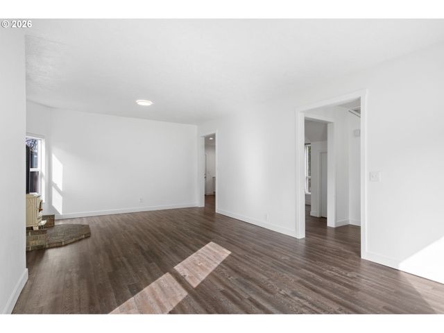 713 N MAIN Ave, Ridgefield, WA 98642