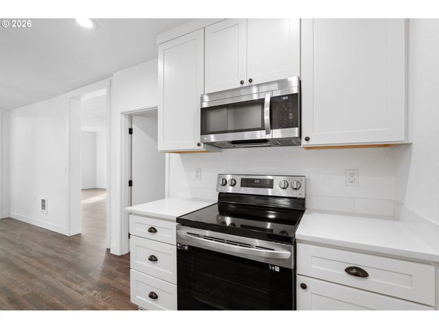 713 N MAIN Ave, Ridgefield, WA 98642