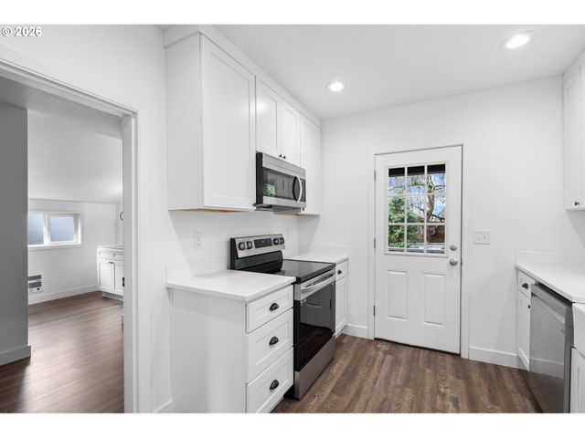 713 N MAIN Ave, Ridgefield, WA 98642