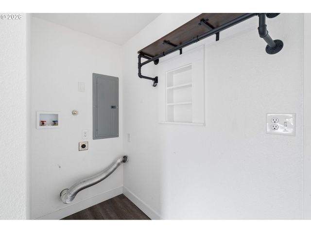 713 N MAIN Ave, Ridgefield, WA 98642