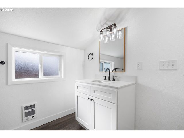 713 N MAIN Ave, Ridgefield, WA 98642