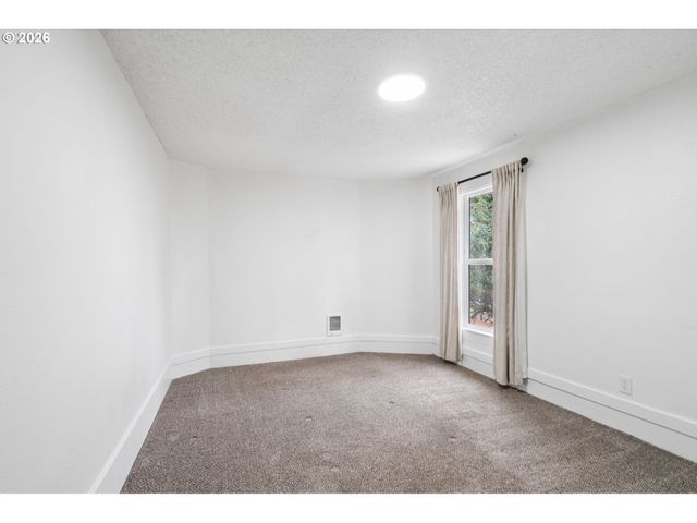 713 N MAIN Ave, Ridgefield, WA 98642