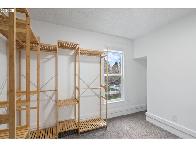 713 N MAIN Ave, Ridgefield, WA 98642