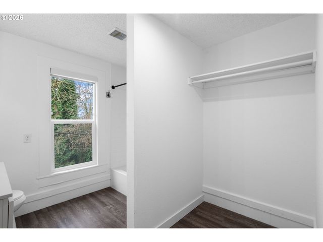 713 N MAIN Ave, Ridgefield, WA 98642