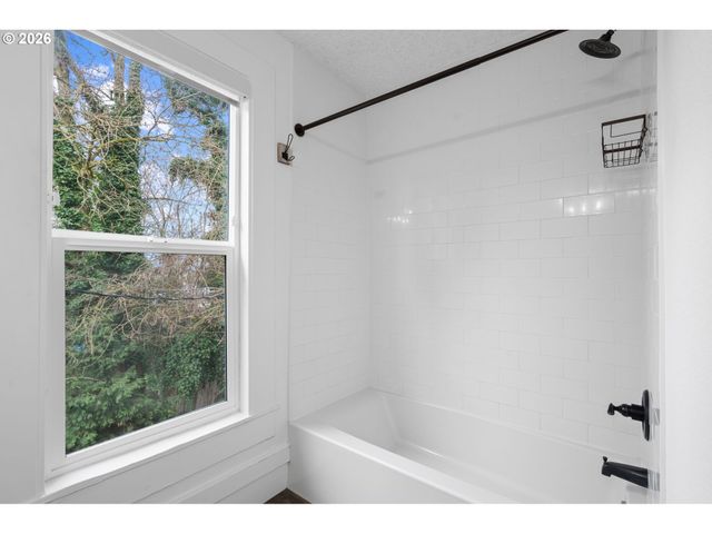 713 N MAIN Ave, Ridgefield, WA 98642