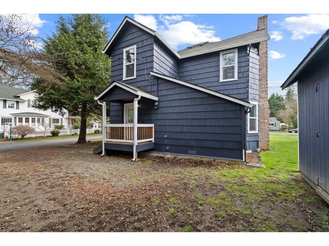 713 N MAIN Ave, Ridgefield, WA 98642