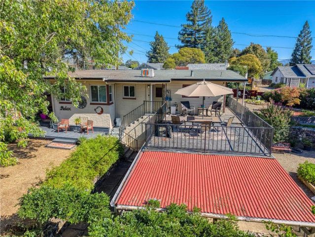 465 Hillcrest Drive, Lakeport, CA 95453