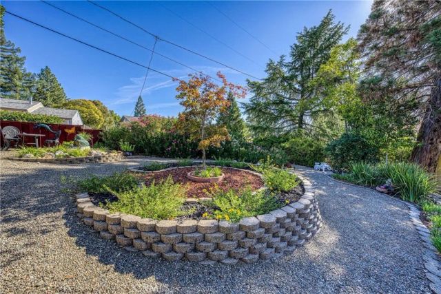 465 Hillcrest Drive, Lakeport, CA 95453