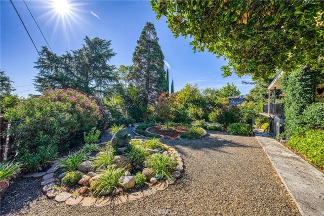 465 Hillcrest Drive, Lakeport, CA 95453